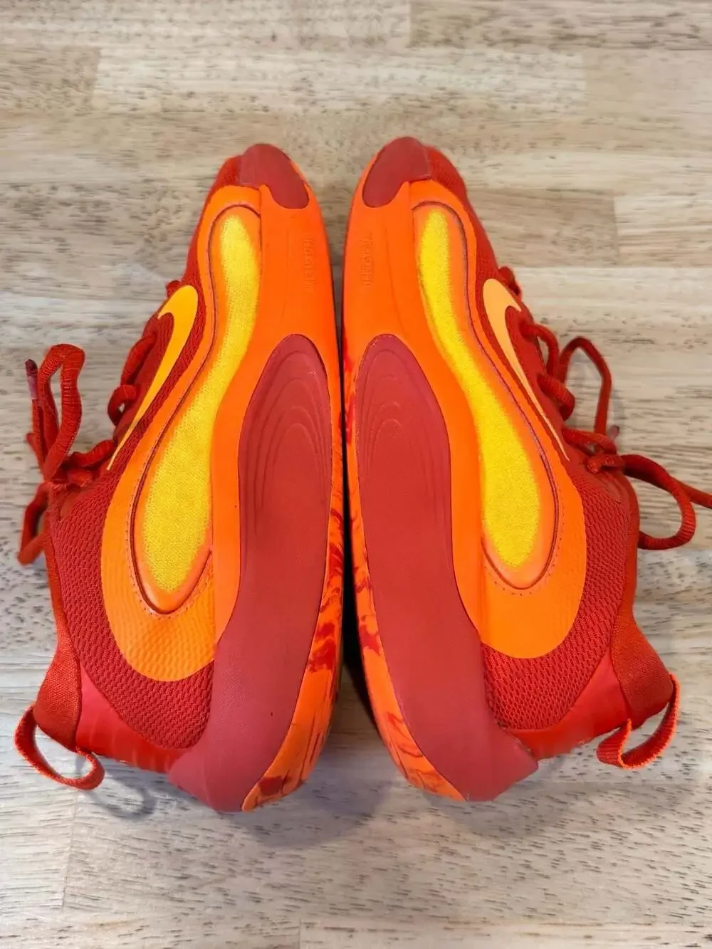 Nike IsoFly PS 'Total Orange' Basketball Shoe Big Kids Size 3.5Y